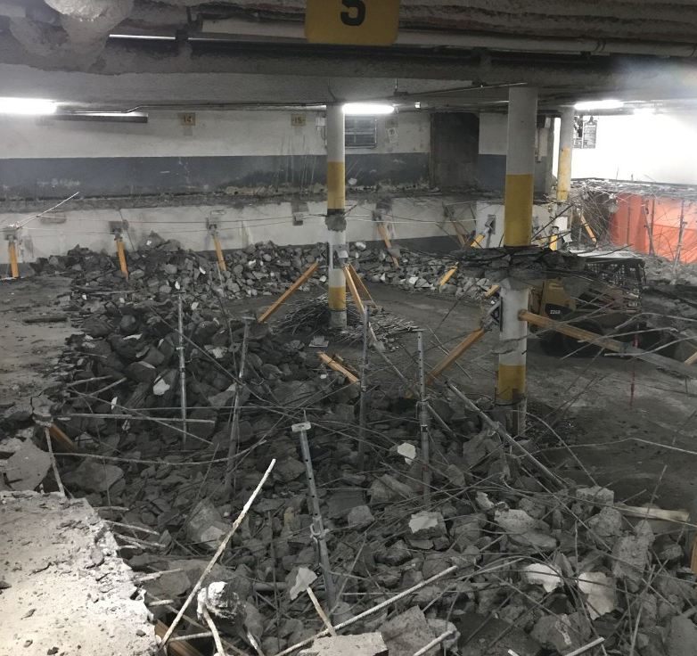 Pendant : Démolition de la dalle détériorée